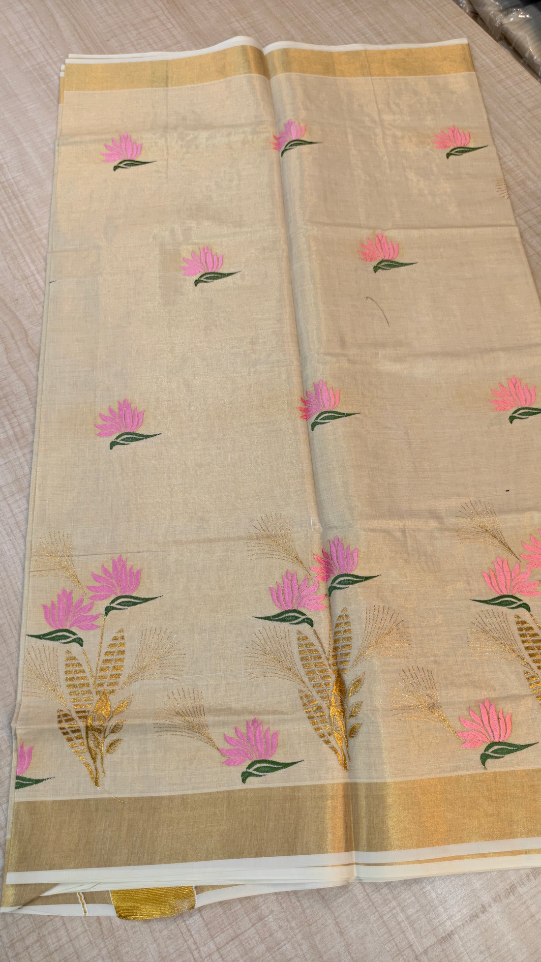 Tissue Kerala Saree | GS492