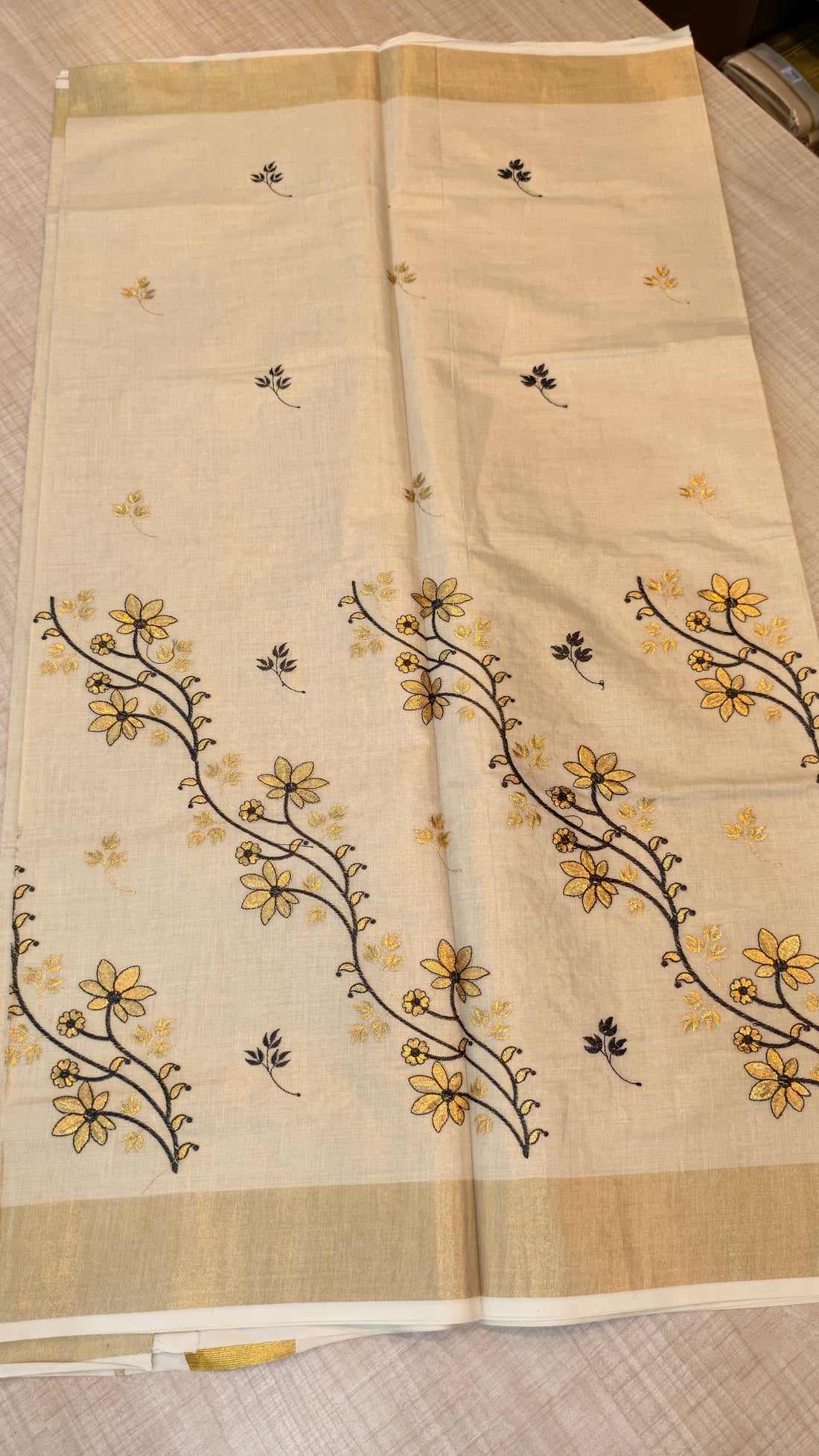 Tissue Kerala Saree | GS487